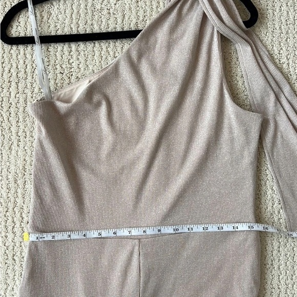NWT Lovers and Friends Elegant Silver metallic One-Shoulder Jumpsuit - Picture 6 of 10